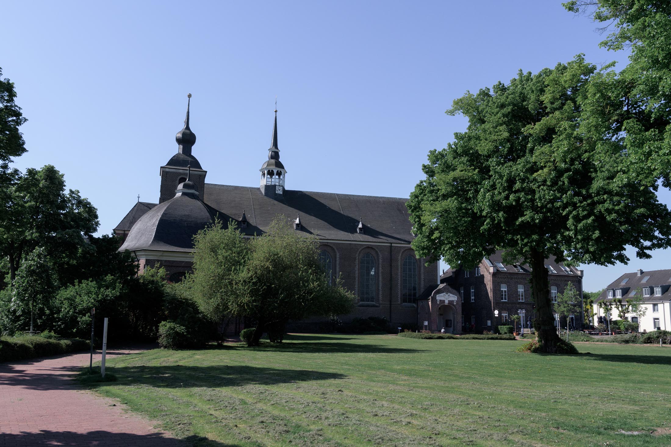 Kamp Monastery