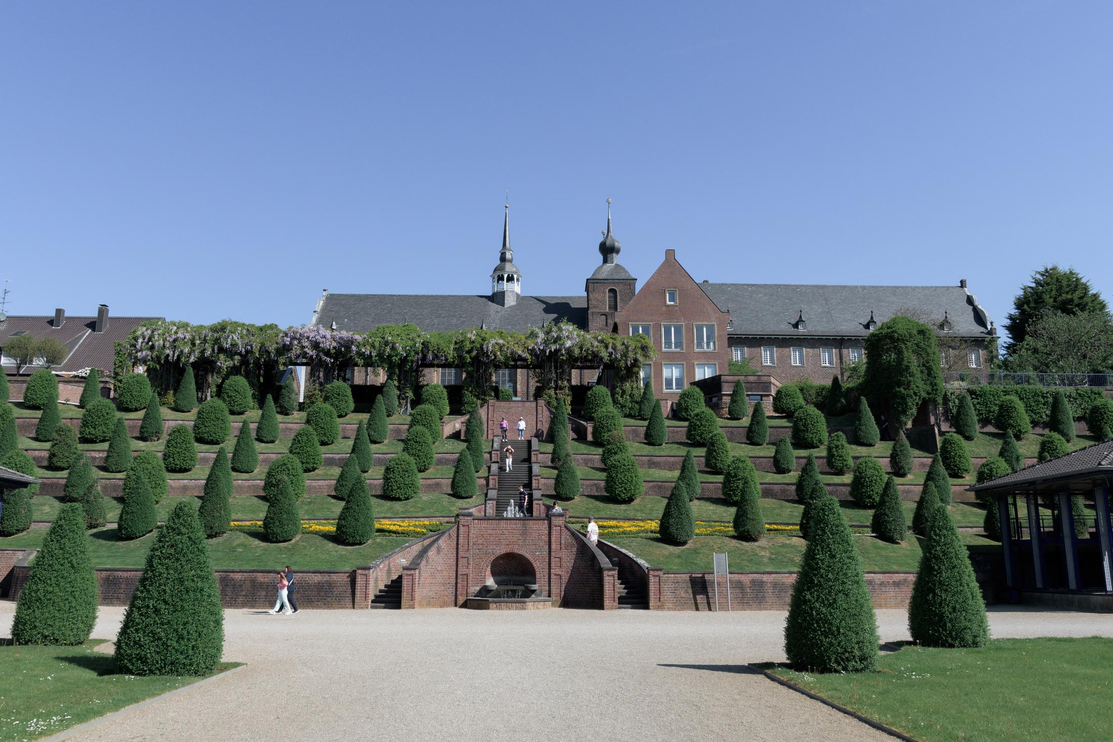 Kamp Monastery